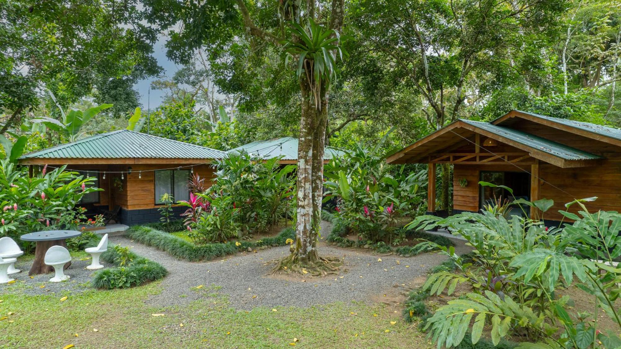 Eden Organic Farm & Bungalows La Fortuna Extérieur photo